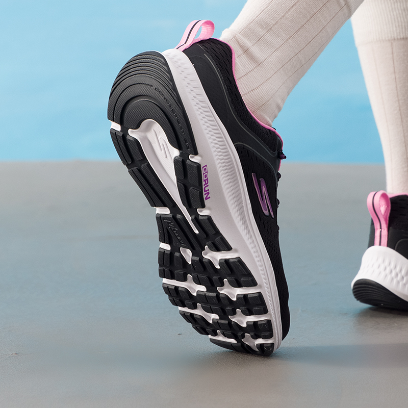 スケッチャーズ レディースシューズ オリジナル 軽量 ロード - Lightweight Road Running Shoes のレビューと価格