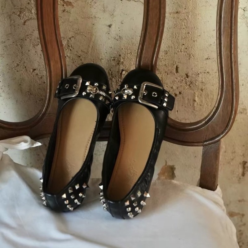 ボルトラウンドヘッドシングルシューズレディースレザーバックル - Women'S Shoes のレビューと価格